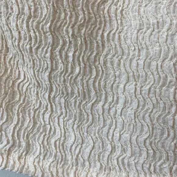 H&M Off White Textured Women's Sleeveless Blouse - Picture 4 of 6